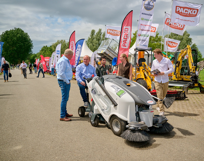 Demo Clean bood ruimte om reinigingsmaterieel in actie te zien.